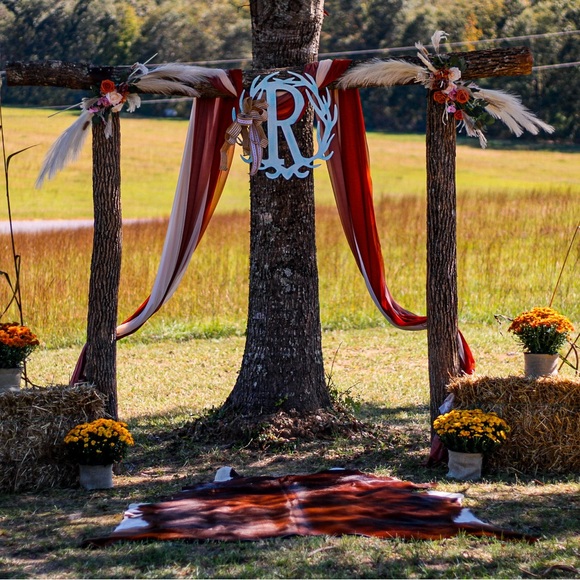 3 wedding arch drapes and isle runner - Picture 4 of 4